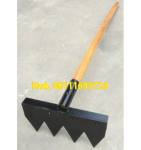 Garu Tajam Panjang Mata Garu 30 cm - Alat Pemadam Kebakaran Hutan 1